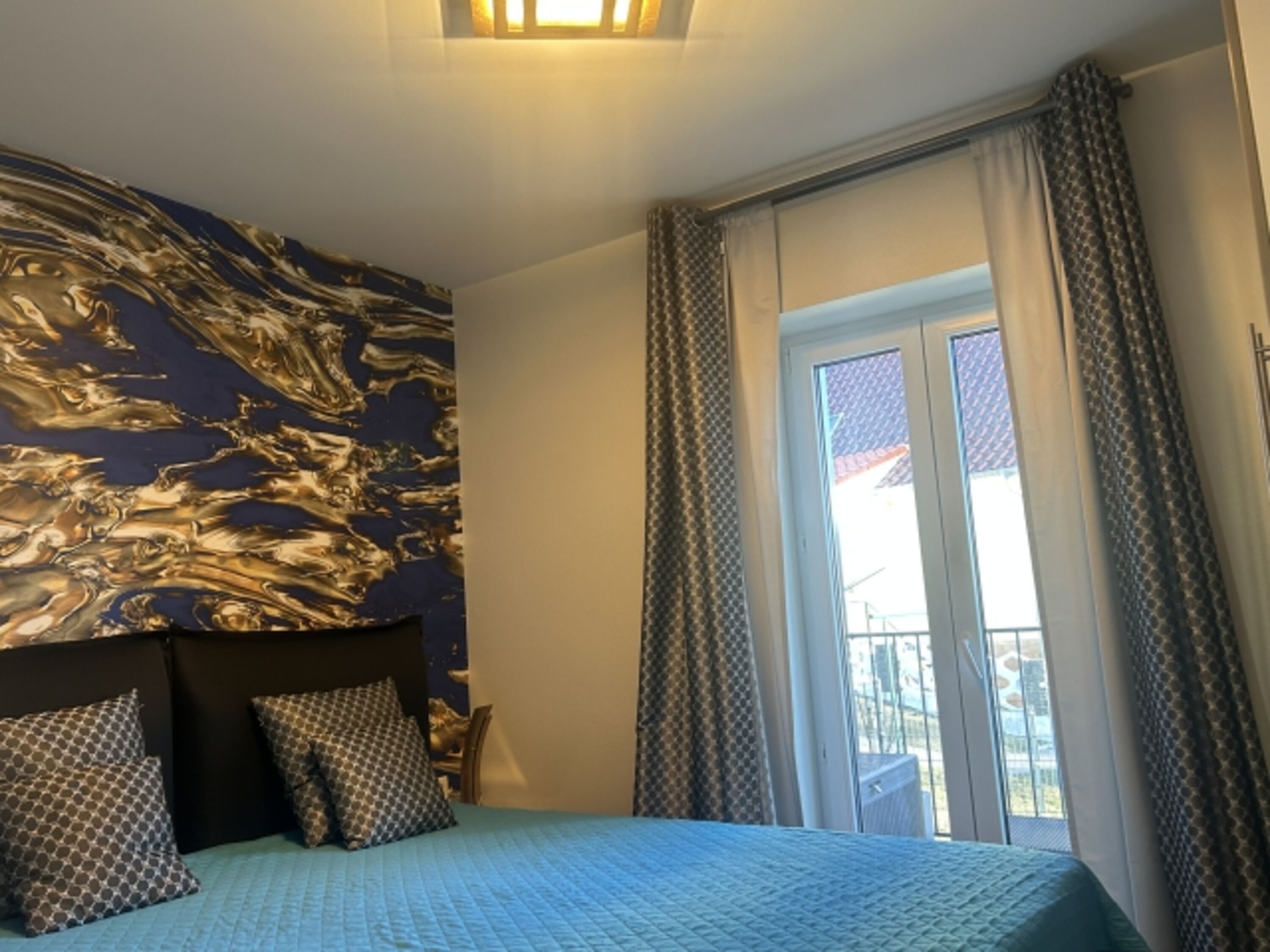 2.Schlafzimmer mit Balkonzugang