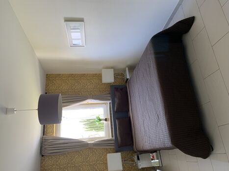 2.Schlafzimmer mit Boxspringbett