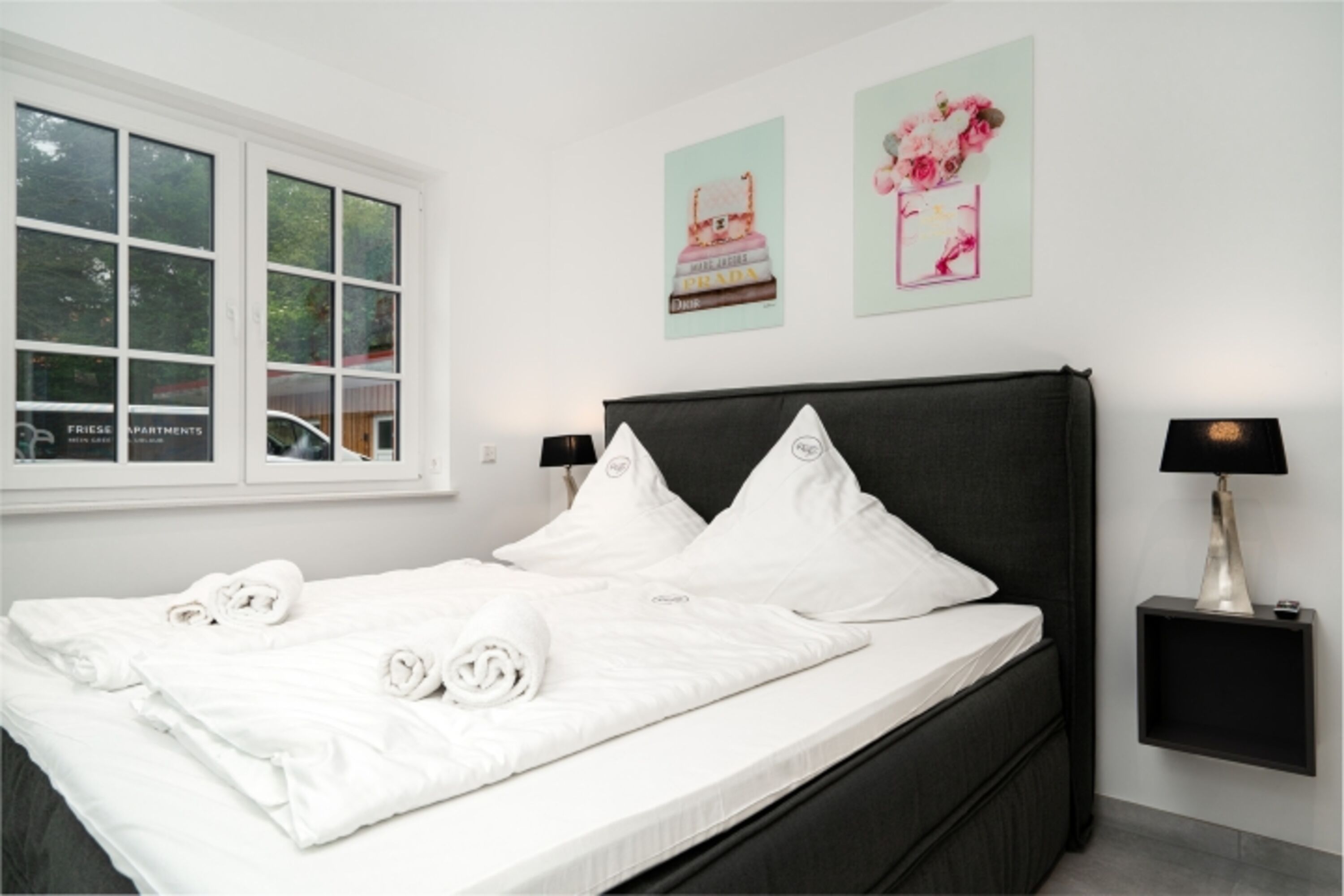 Schlafzimmer 1