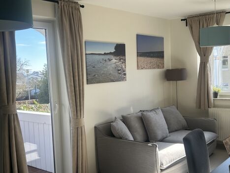 helles modernes Wohnzimmer