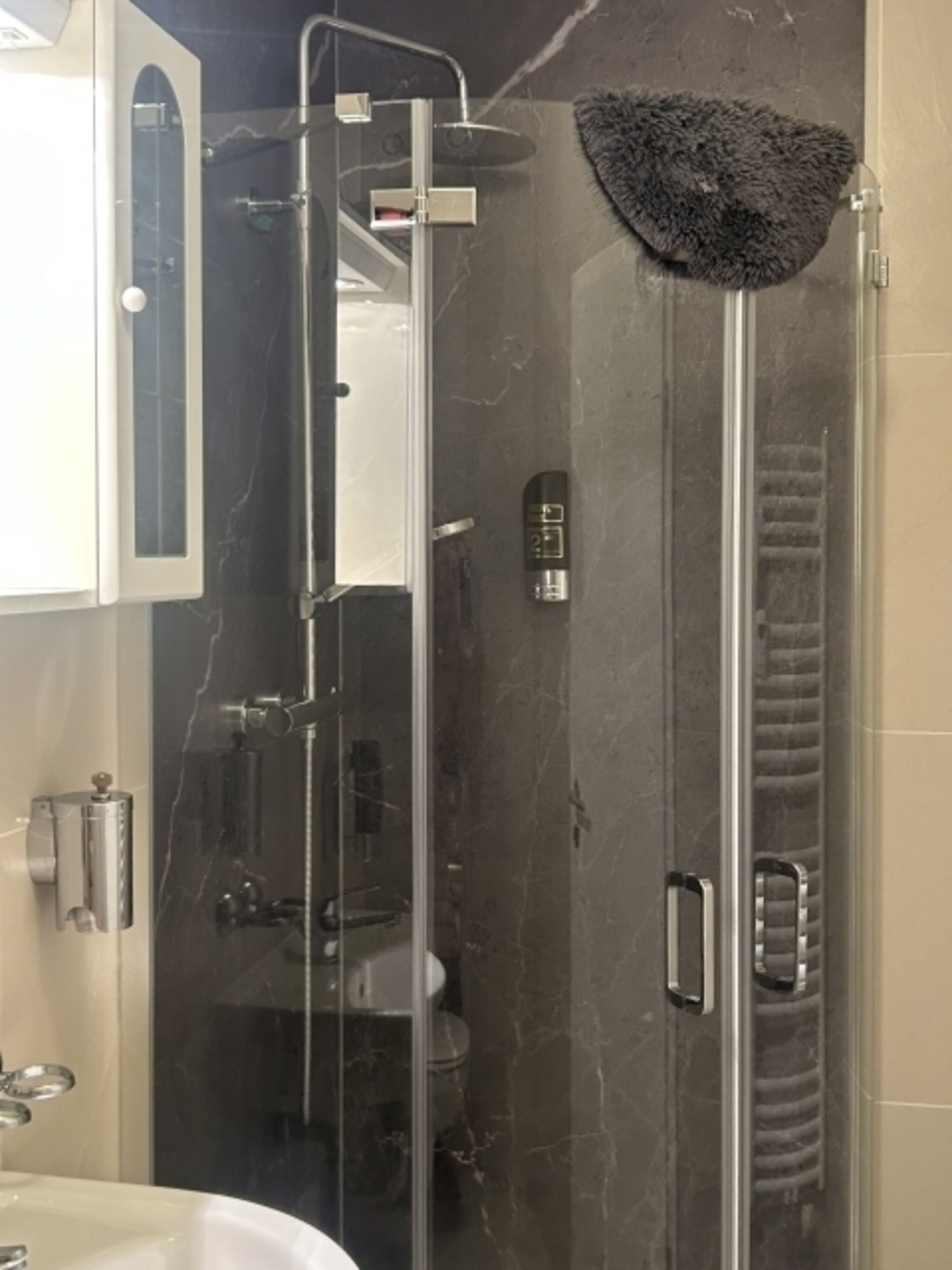 Bad mit Regendusche