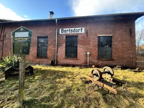 Bertsdorf-Hörnitz hat einen eigenen Bahnhof der historischen Schmalspurbahn