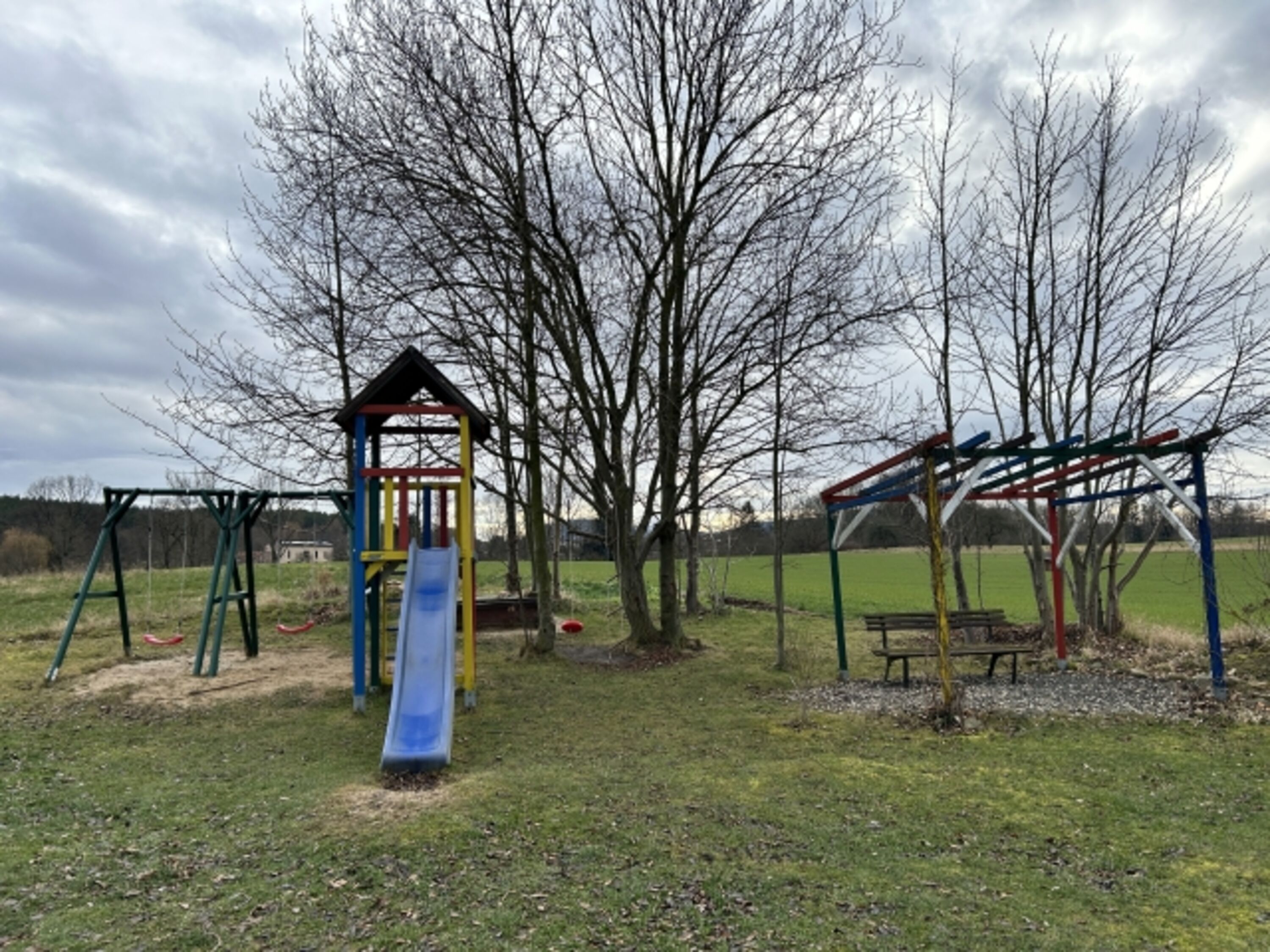 Spielplatz 150 m vom Haus