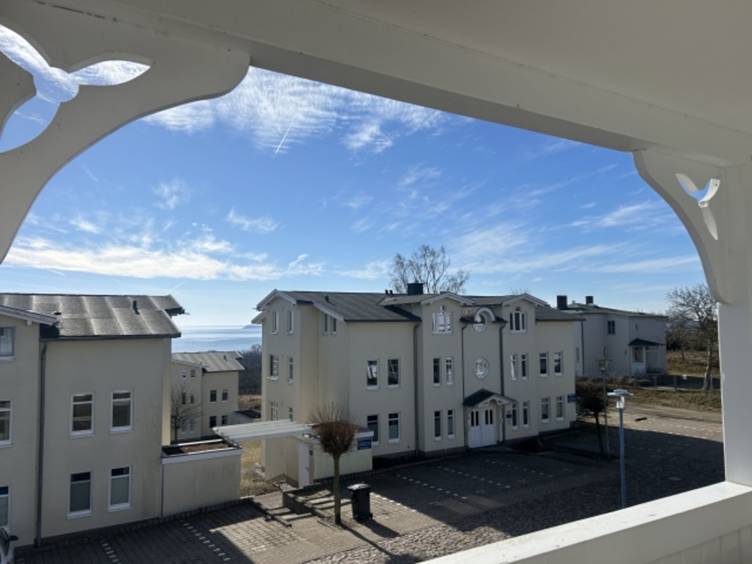 großzügiger Bäderstil Balkon