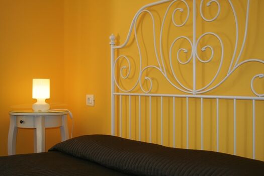 Schlafzimmer mit Leselampe