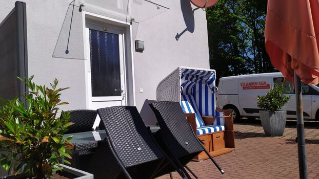 Terrasse mit Strandkorb