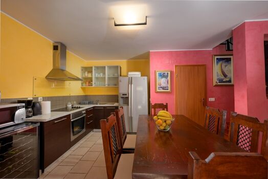 Küche mit Essbereich