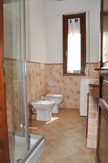 Rustikales toskanisches Badezimmer