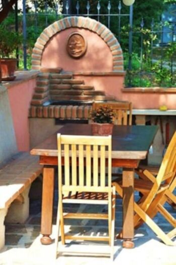 Garten, Grill, Tische und Stühle und Pavillon