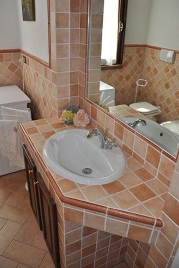 Rustikales toskanisches Badezimmer