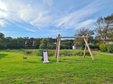 Schaukel  in der Anlage