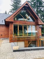 Luxuriöses Ferienhaus mit Panoramablick und eingezäuntem G ...