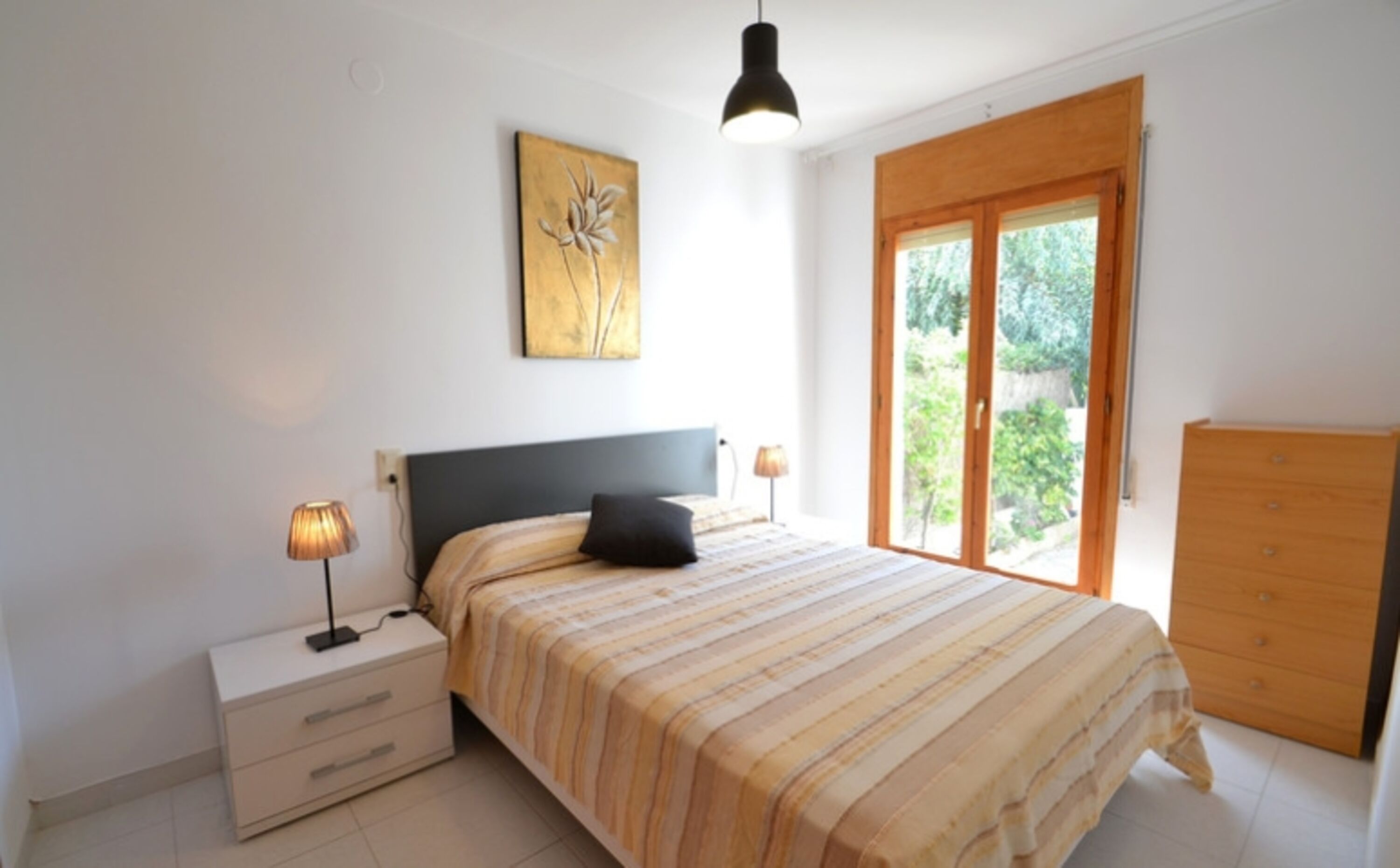 Schlafzimmer 1