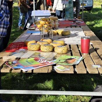 In den kleinen Dörfern ringsherum immer mal wieder Märkte
