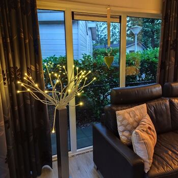 Wohnzimmer mit Blick nach draußen