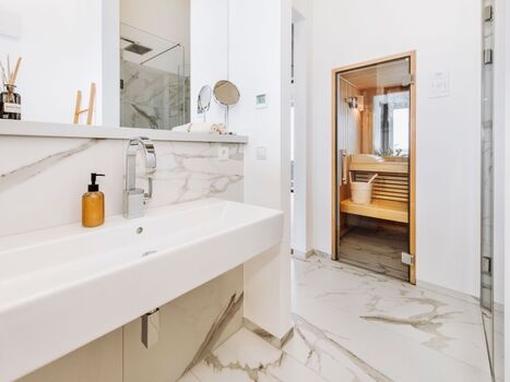 Badezimmer mit Sauna