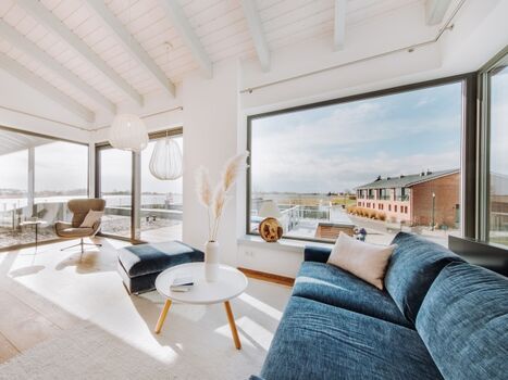 Wohnbereich mit Wasserblick