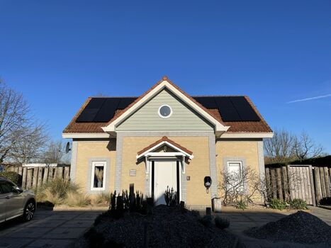 4 Parkplätze vor dem Haus