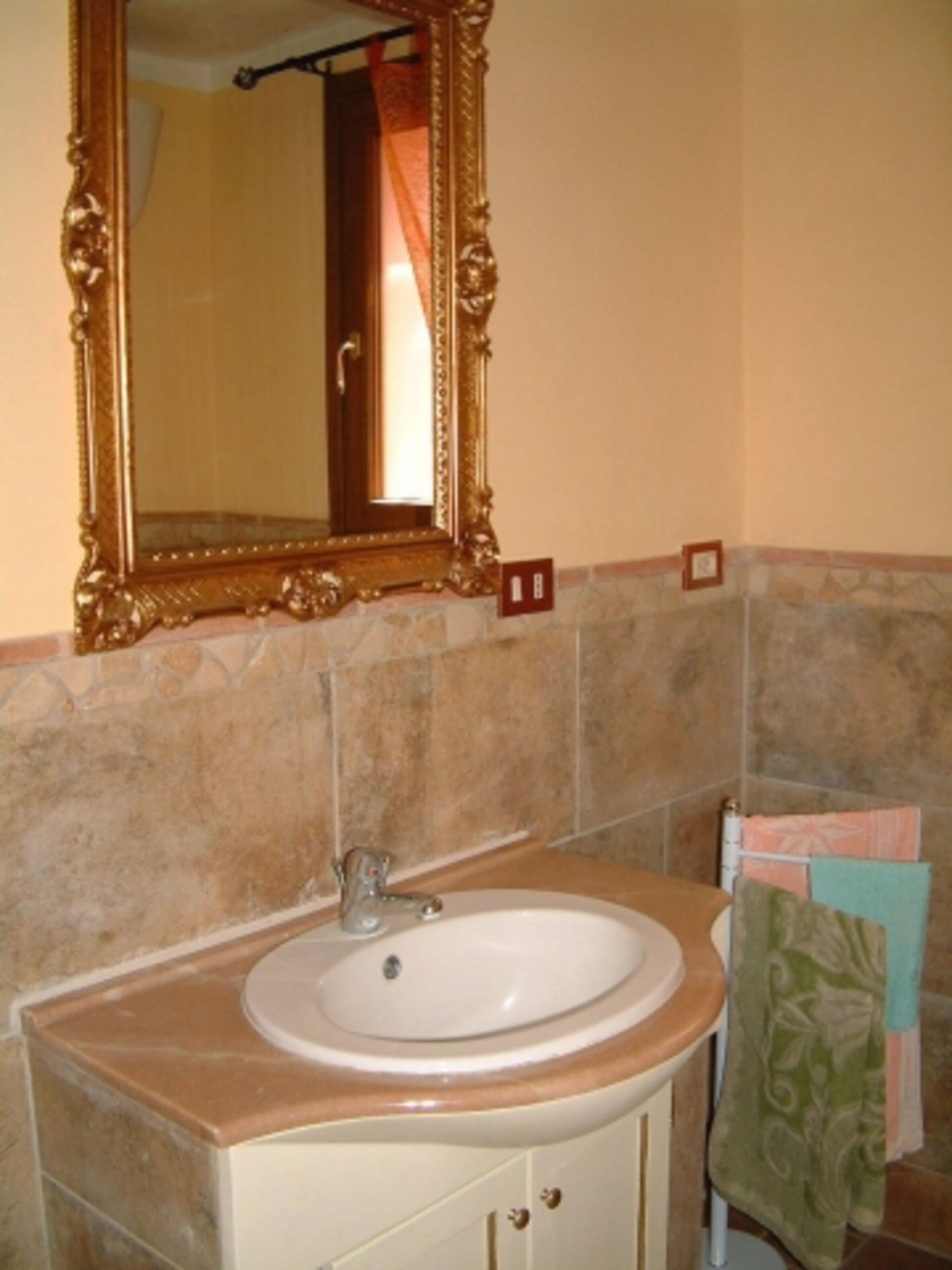 Rustikales toskanisches Badezimmer