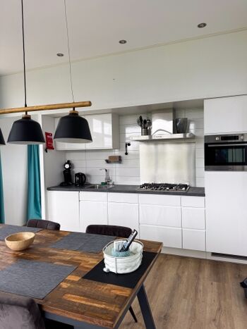 voll ausgestatteter Küche