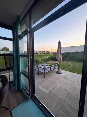 mit vielen Extra's wie Lounge, Sonnenliegen und Klimaanlage