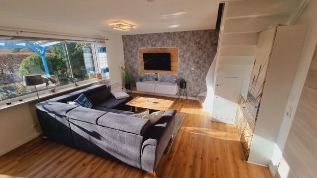 Wohnzimmer mit Blick in den Garten