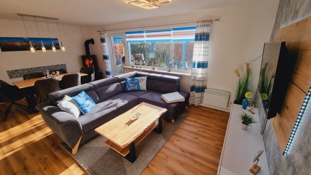 der helle Wohnbereich 