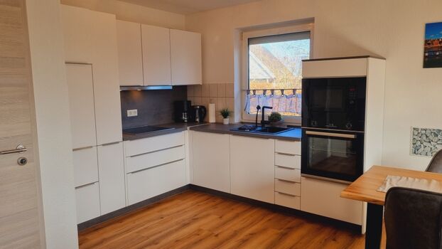 die neue (2024) vollausgestattete Küche 