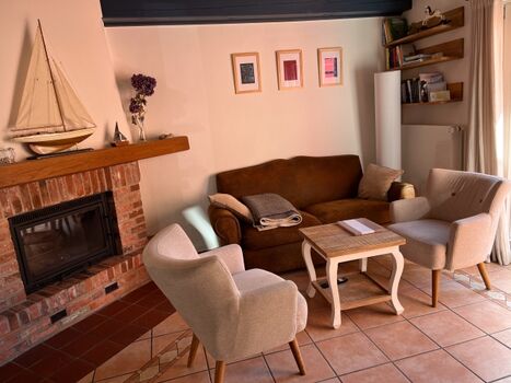 Im Wohnzimmer könnt ihr Essen 