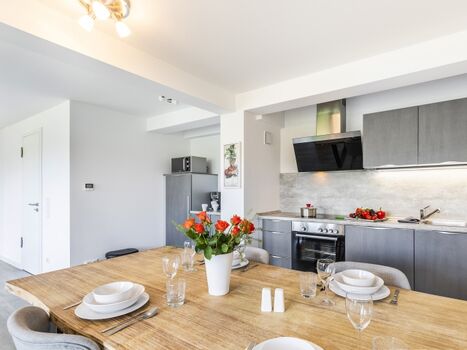 Küche mit Essbereich