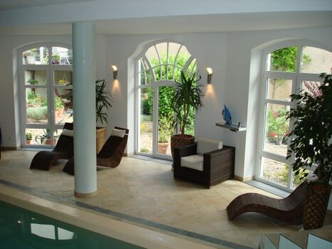 Schwimmhalle auf der Dorfstr.29