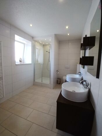 Badezimmer im Erdgeschoss