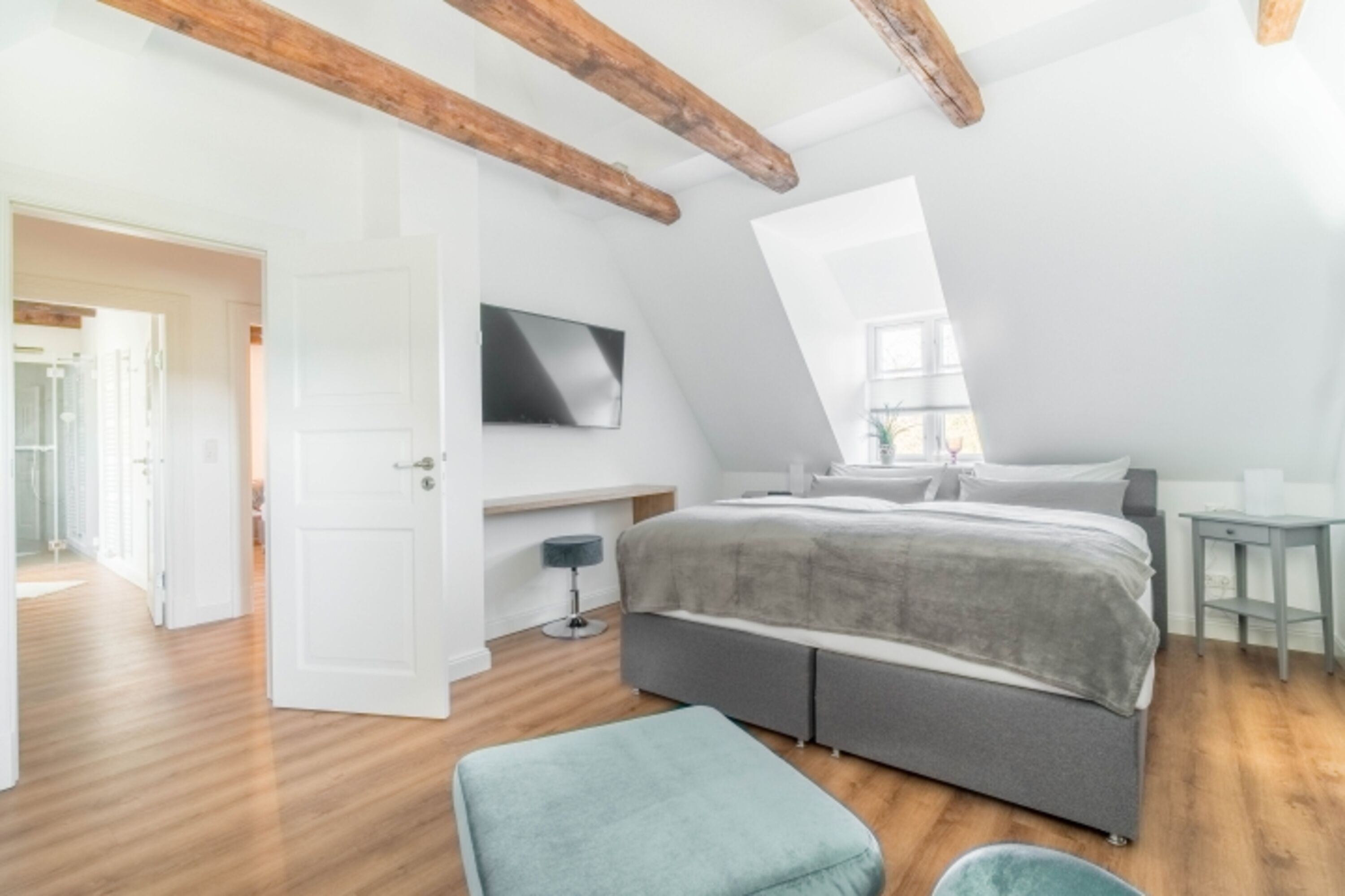 Schlafzimmer 1