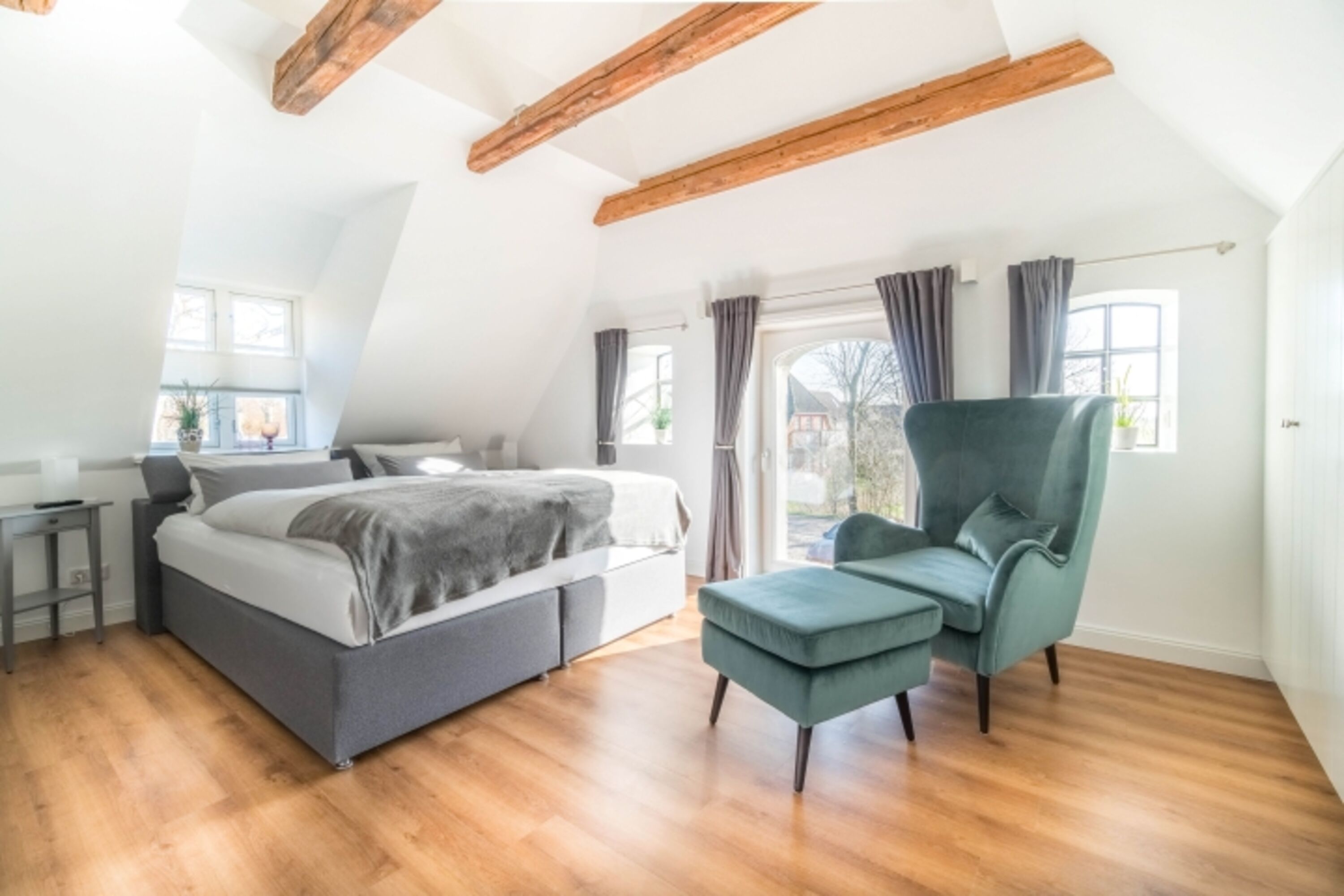 Schlafzimmer 1