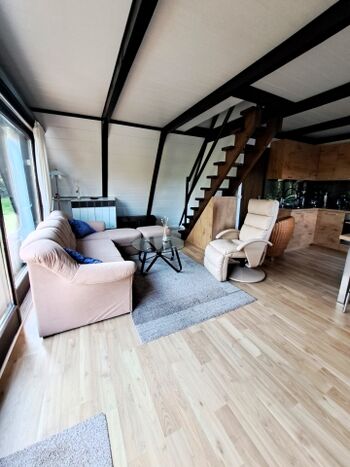 Wohnzimmer von der Eingangstür aus