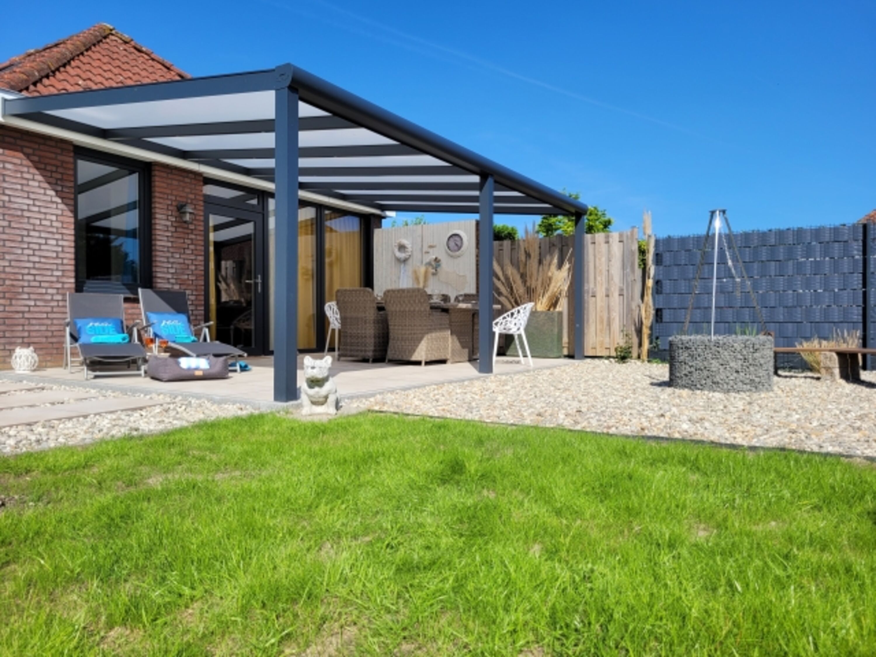 Terrasse und Grill