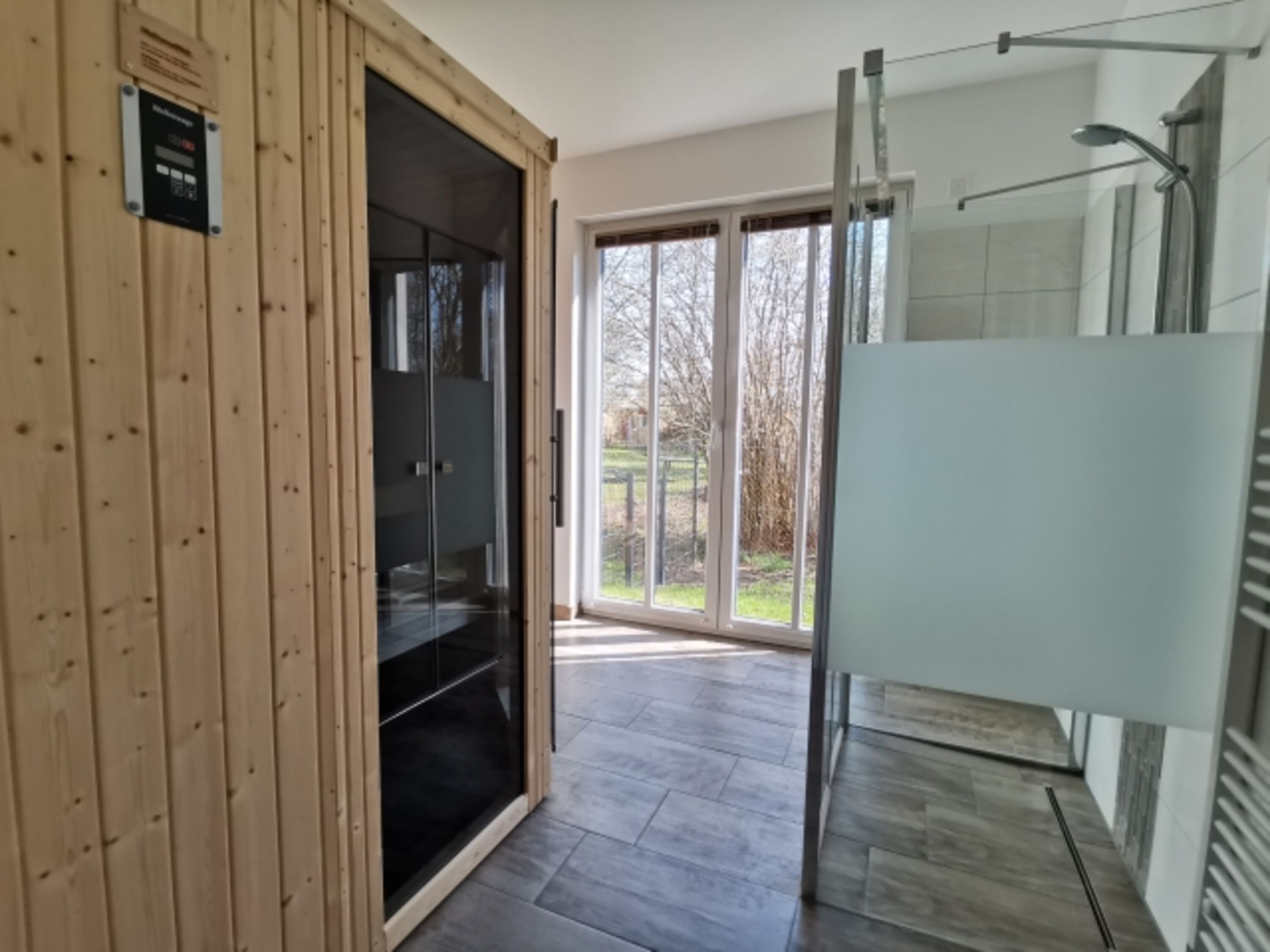 Sauna mit Dusche