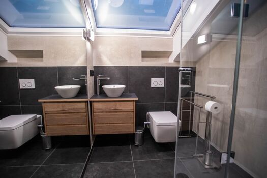 Badezimmer zu Schlafzimmer 2