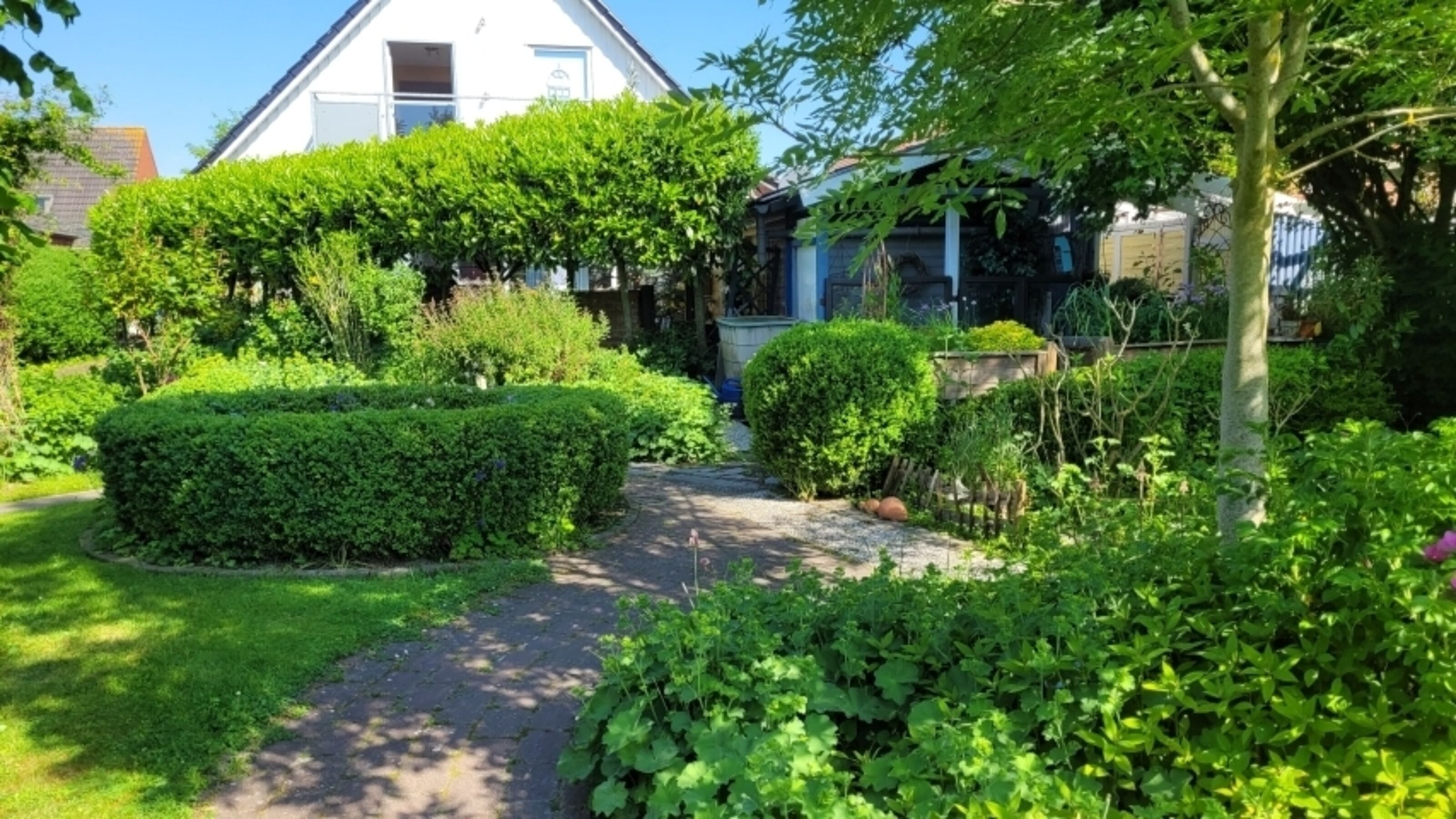 Haus vom Garten aus