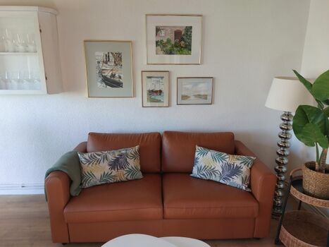 gemütliche Couch im Wohnbereich