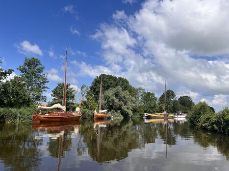 Umgebung Makkum mit dem Motorboot erkunden