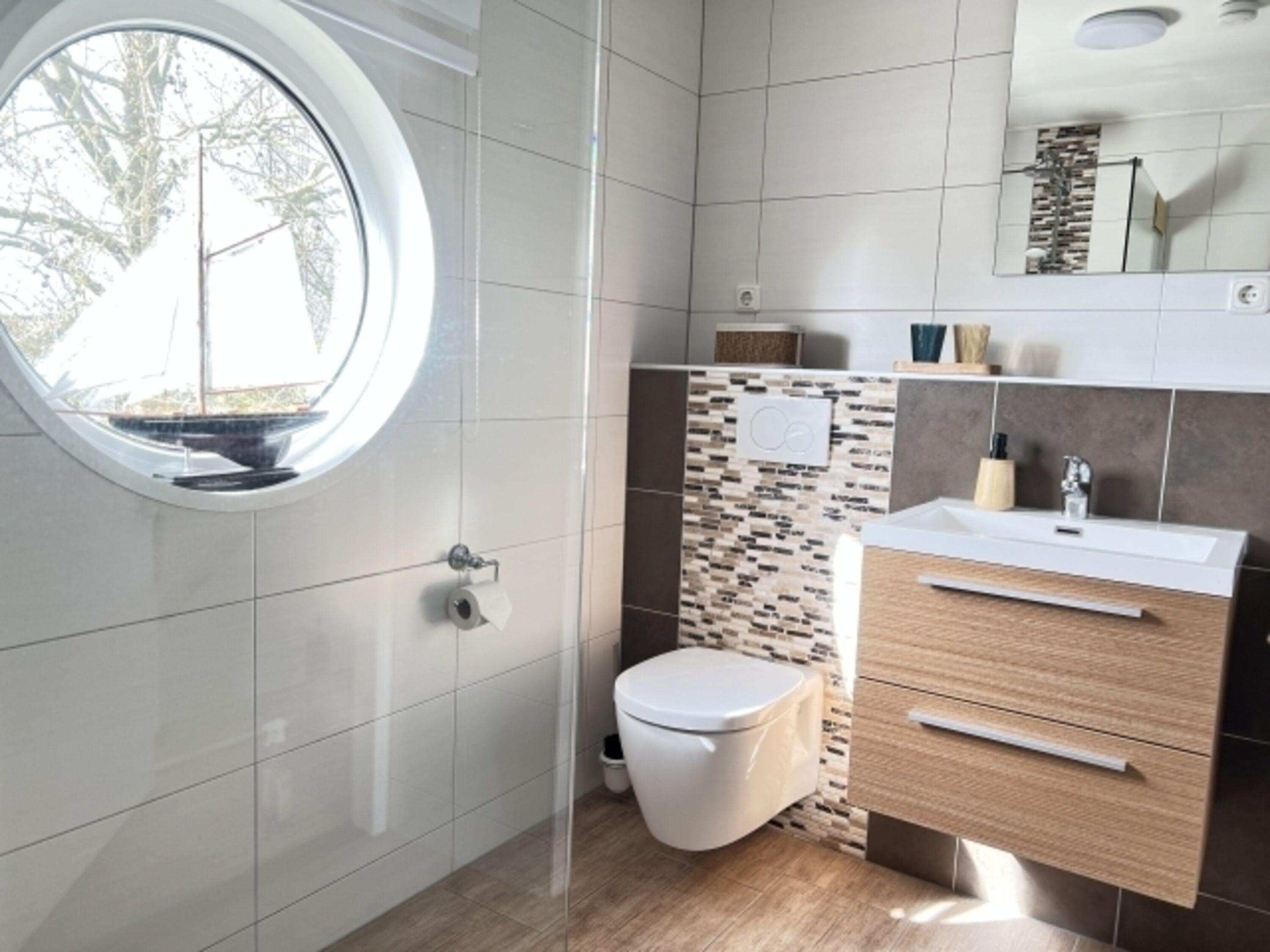 Modernes Badezimmer