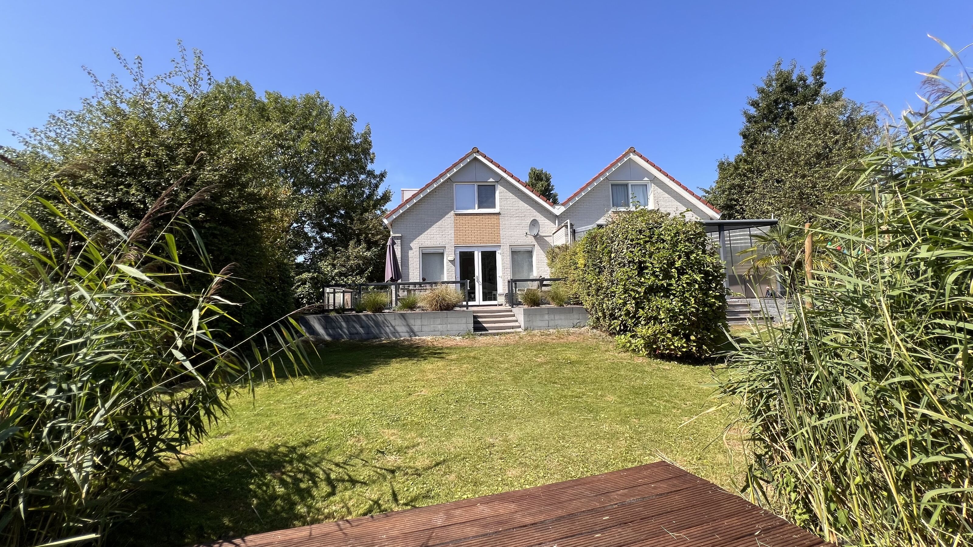 Gartenansicht Schakelvilla