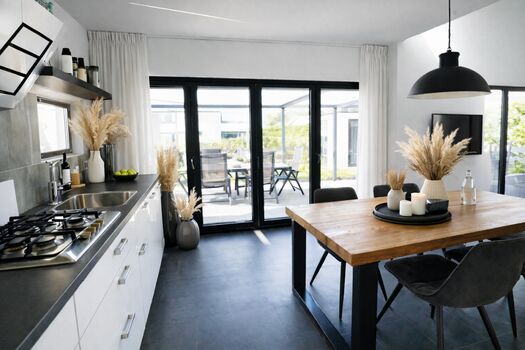 Moderne Küche, die keine Wünsche offen lässt