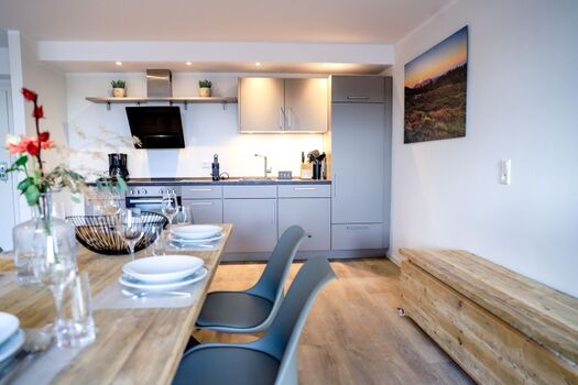 Küche mit Essbereich