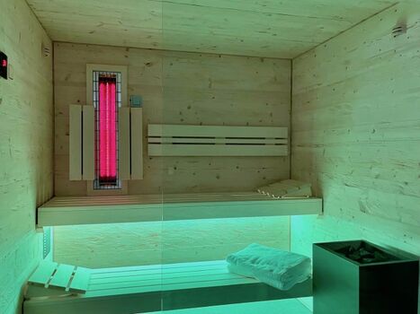 Infrarot mit wechselndem Farblicht