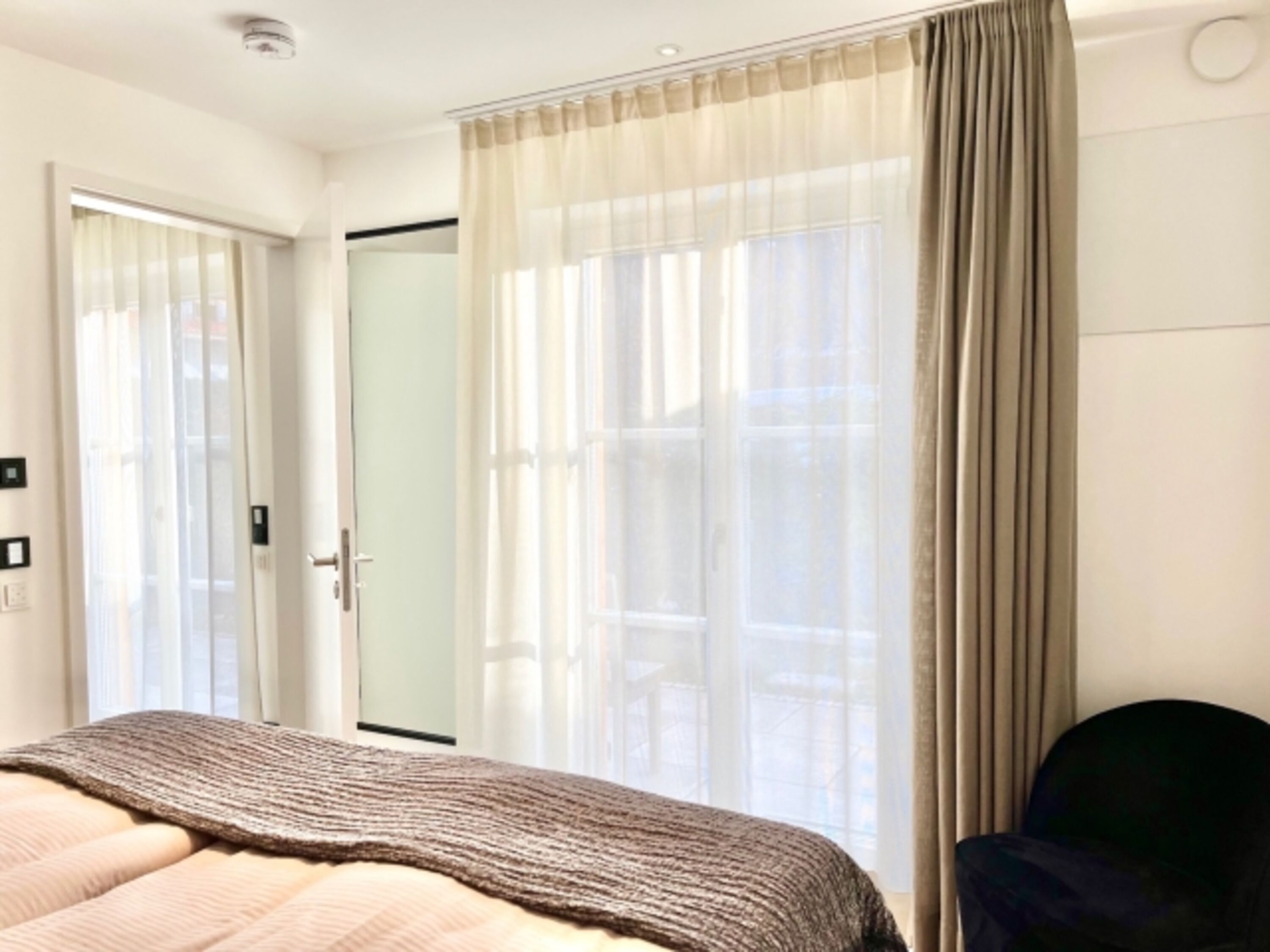 Schlafzimmer mit Morgensonne