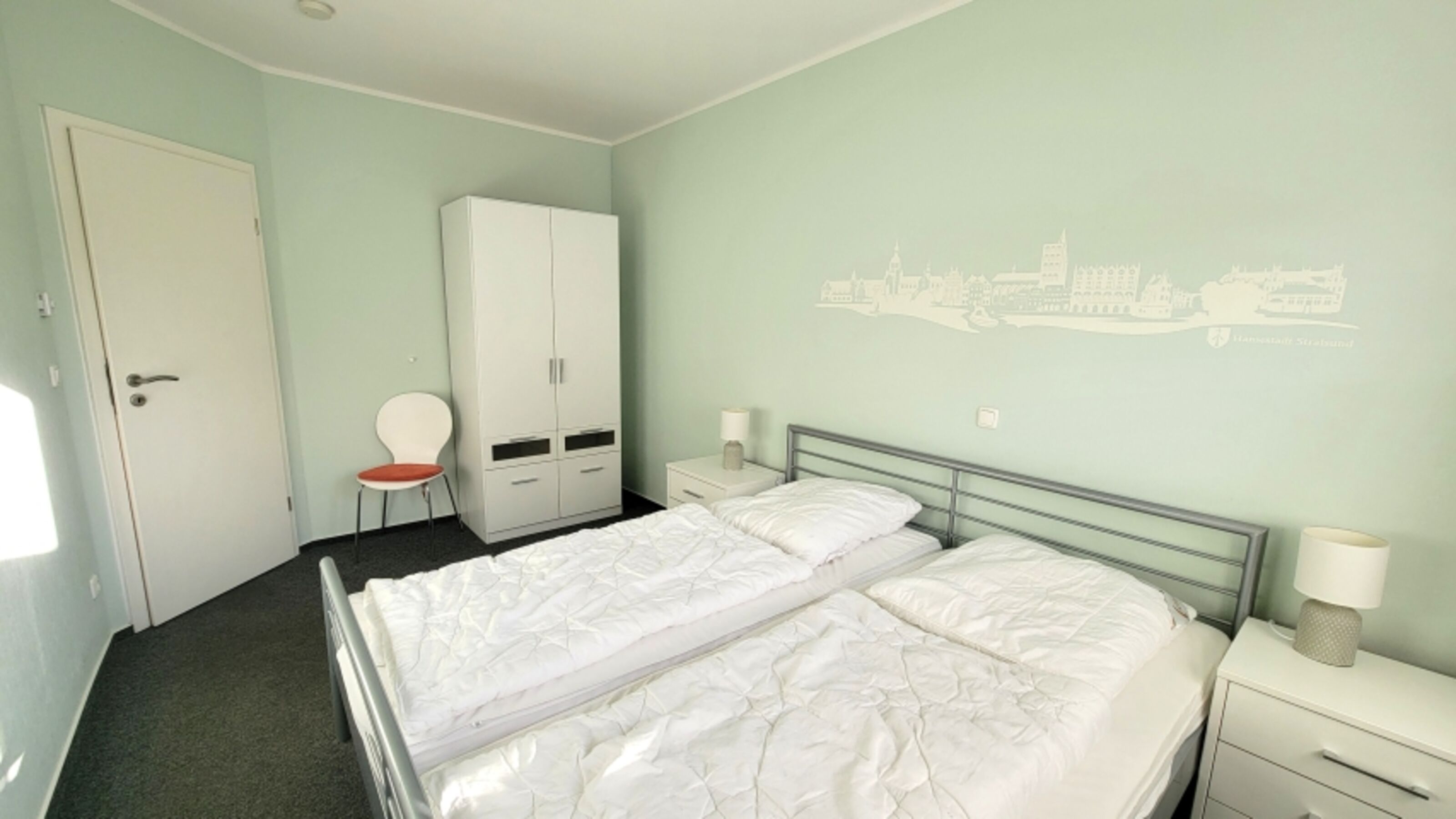 Schlafzimmer 1