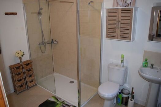 Badezimmer im Erdgeschoss