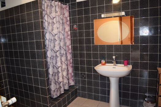 Badezimmer im Obergeschoss